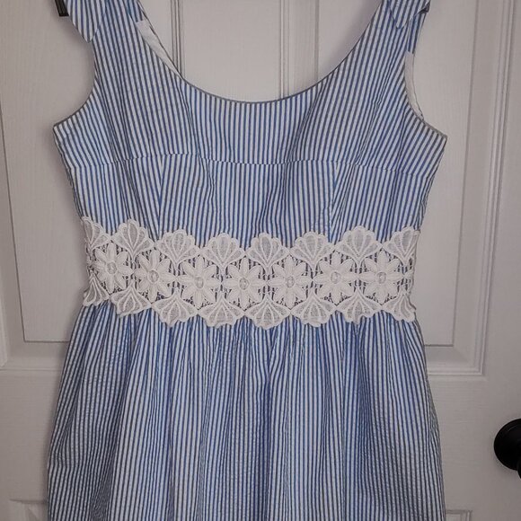 LILLY PULITZER TESSA DRESS SEERSUCKER STRIPE BLUE-WHT-LACE TRIM-TIE STRAPS SZ 6 - Picture 10 of 11